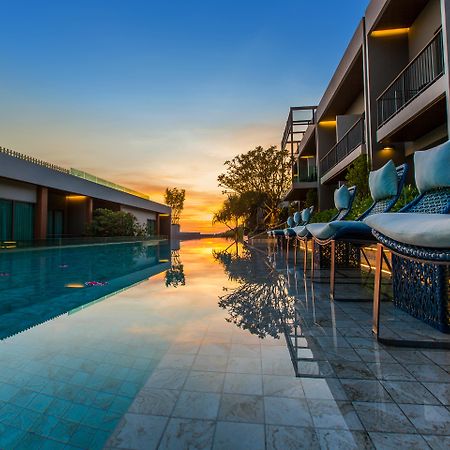 芭东山丘迈家酒店【SHA Extra Plus】 Patong 外观 照片 The swimming pool at the hotel