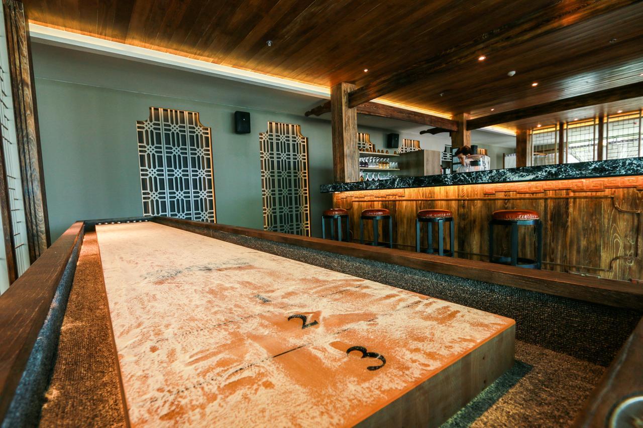 芭东山丘迈家酒店【SHA Extra Plus】 Patong 外观 照片 A shuffleboard court