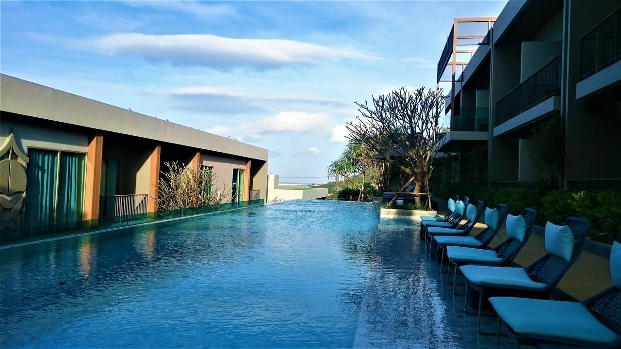 芭东山丘迈家酒店【SHA Extra Plus】 Patong 外观 照片 The swimming pool at the hotel