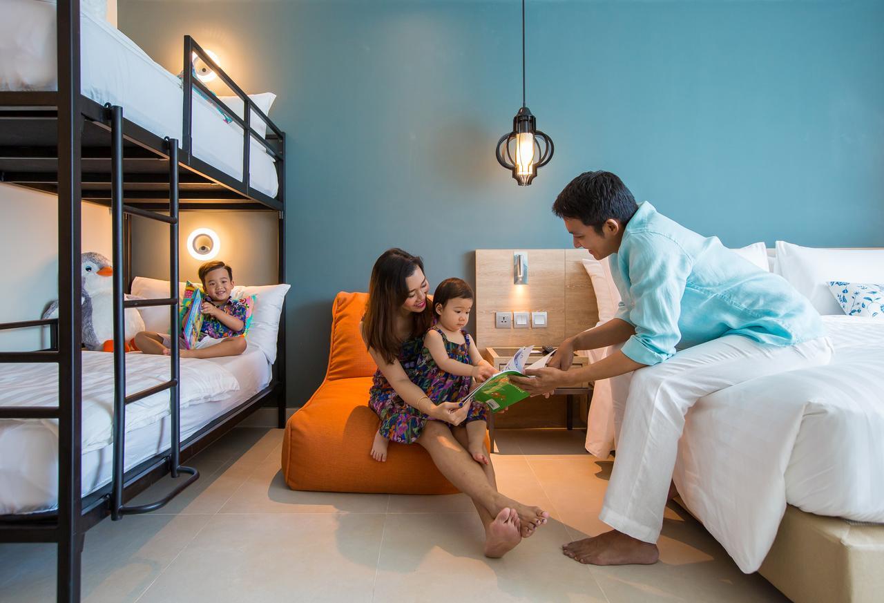 芭东山丘迈家酒店【SHA Extra Plus】 Patong 外观 照片 Family room at the hotel