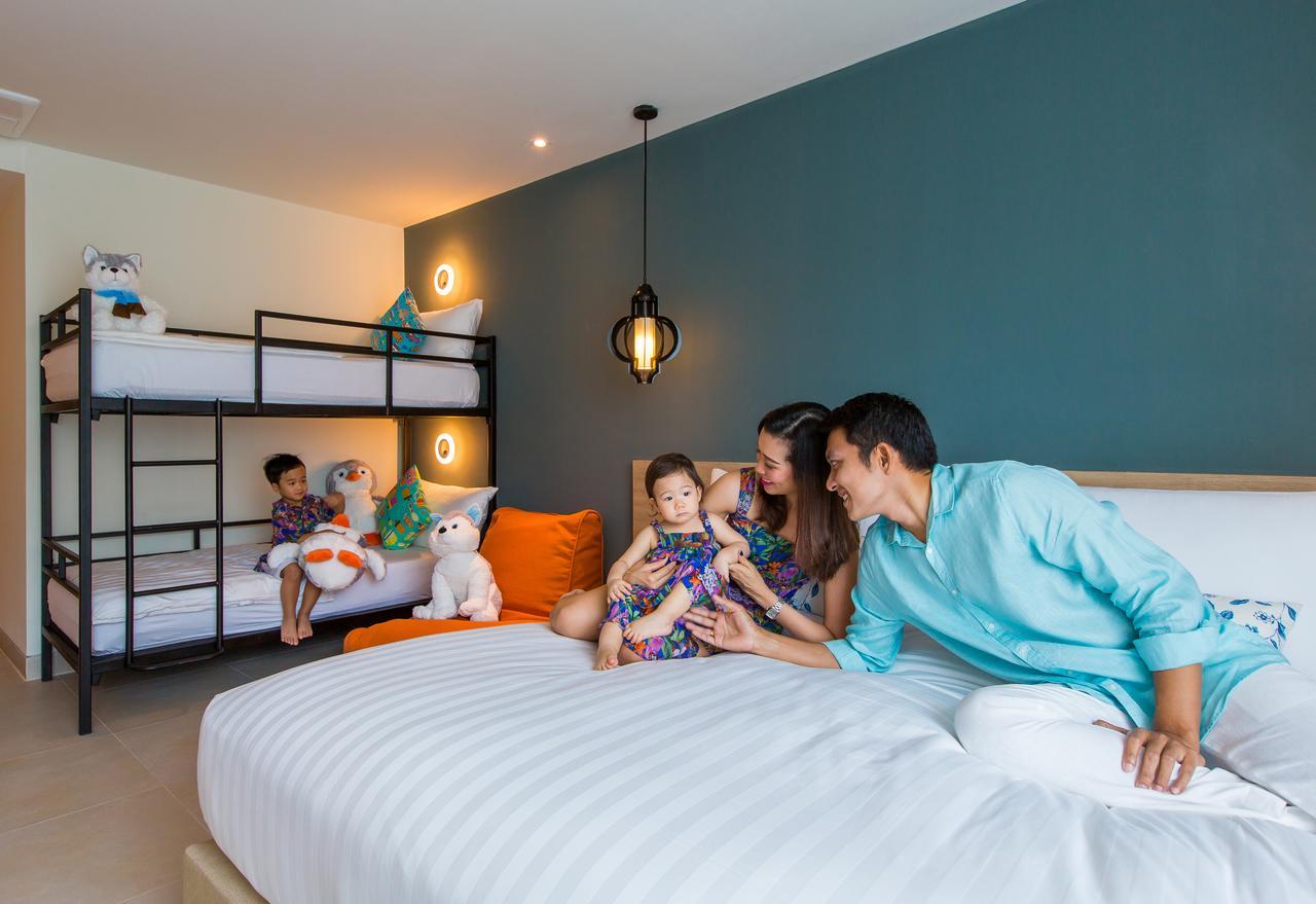 芭东山丘迈家酒店【SHA Extra Plus】 Patong 外观 照片 Family room at the hotel