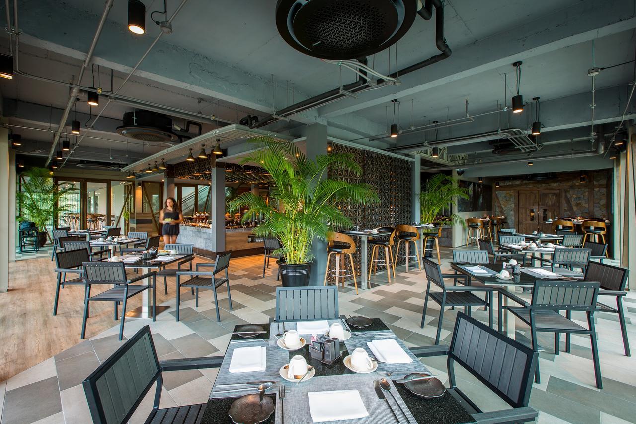 芭东山丘迈家酒店【SHA Extra Plus】 Patong 外观 照片 The interior of the restaurant